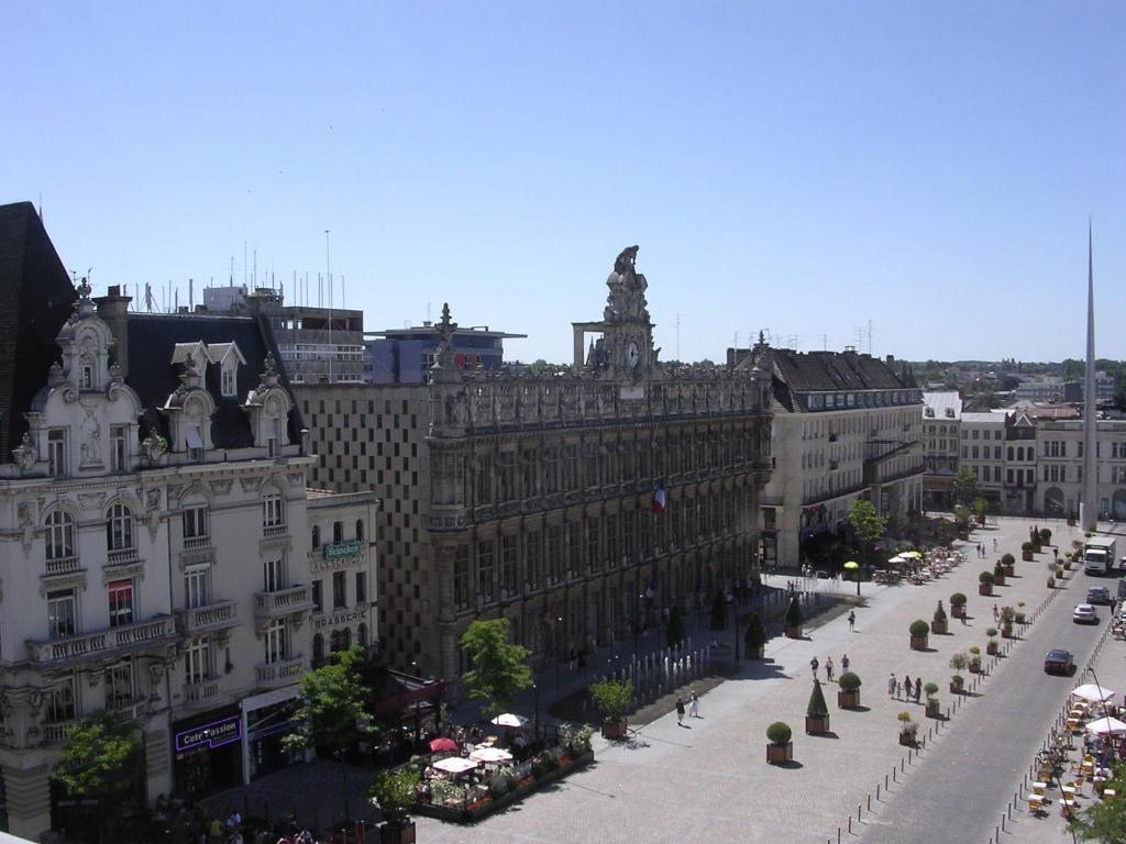 Brit Hotel Notre Dame Valenciennes Exteriör bild
